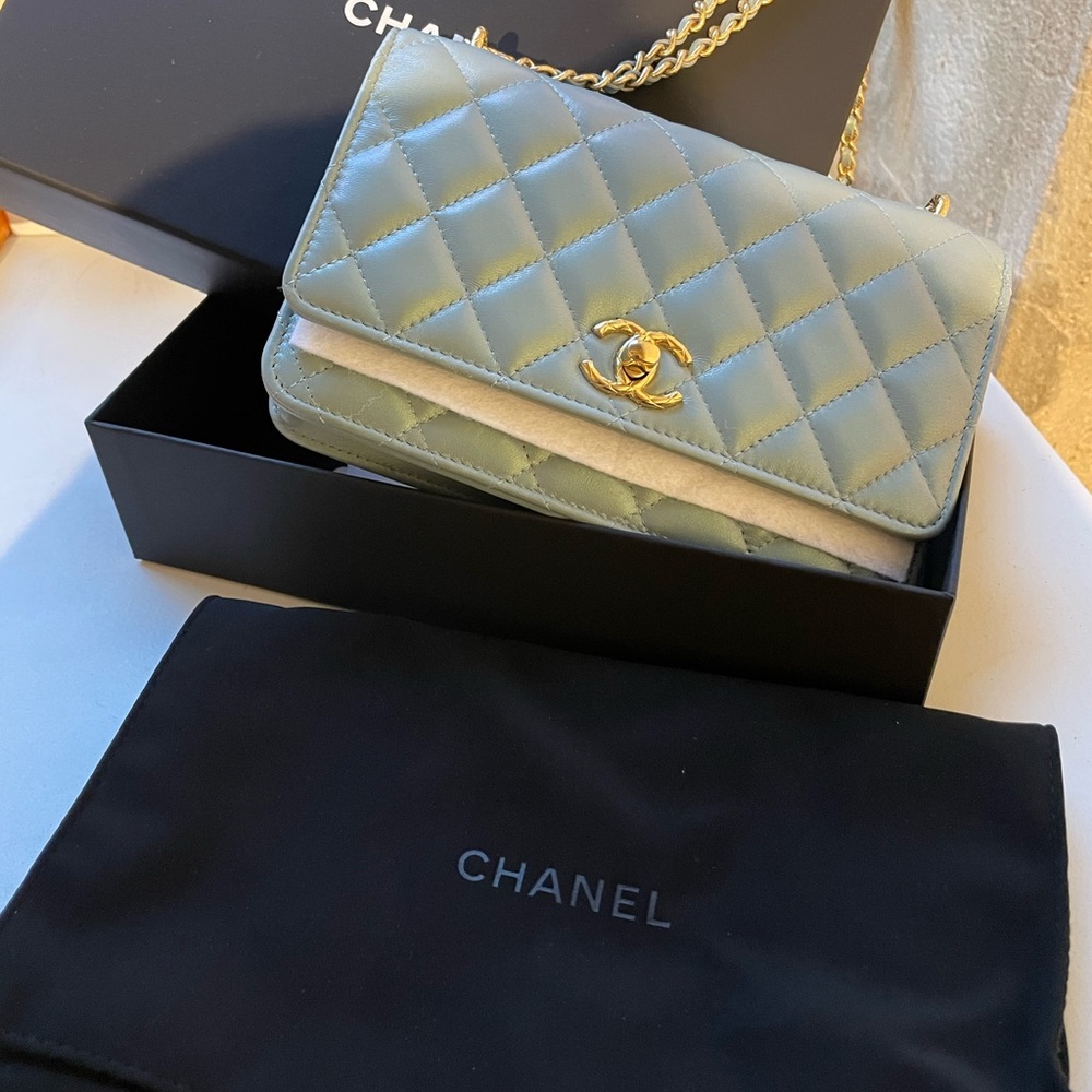 Chanel wallet on chain limited edition